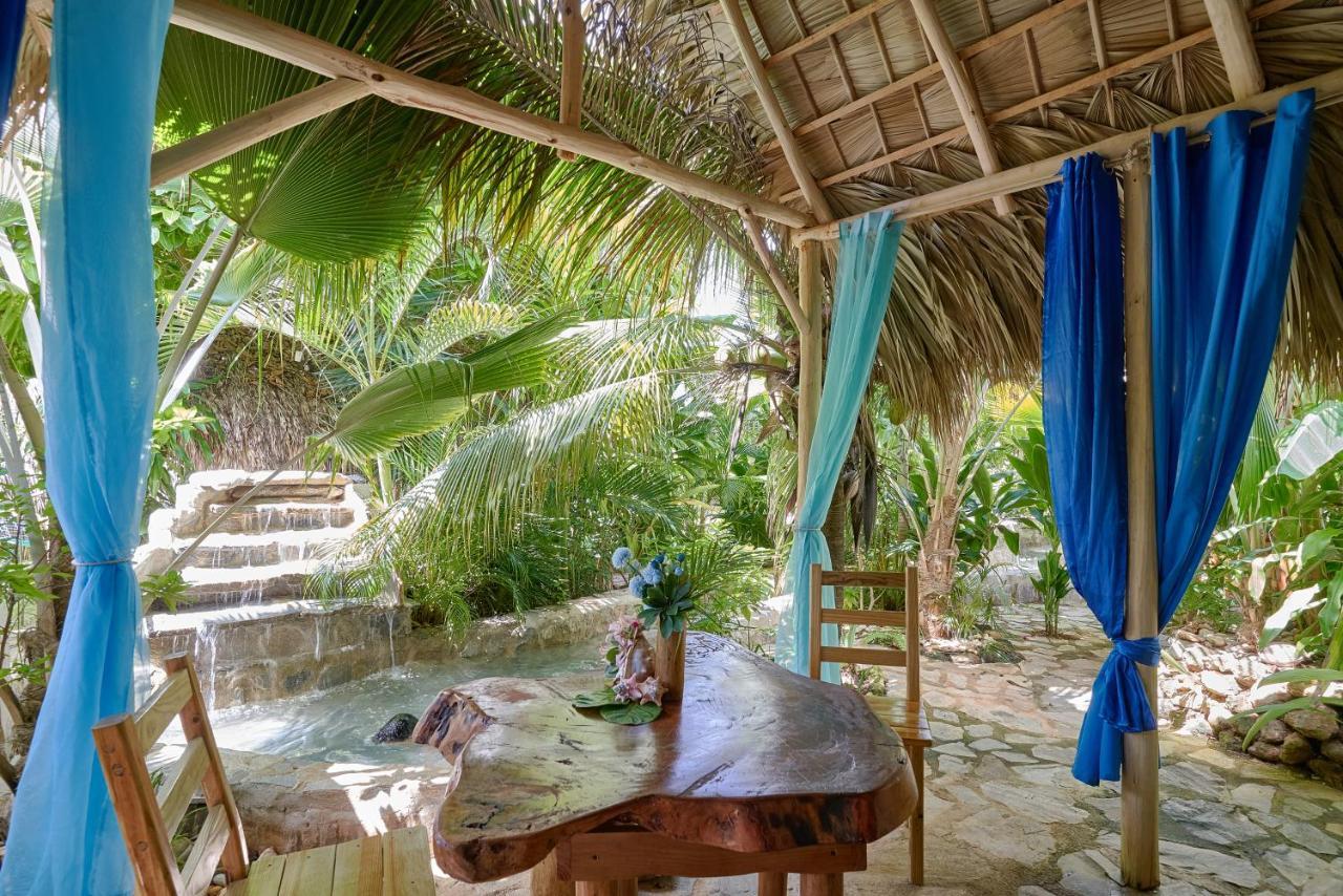 Chalet Tropical Hotel & Restaurant-Pizzeria Las Galeras Bagian luar foto