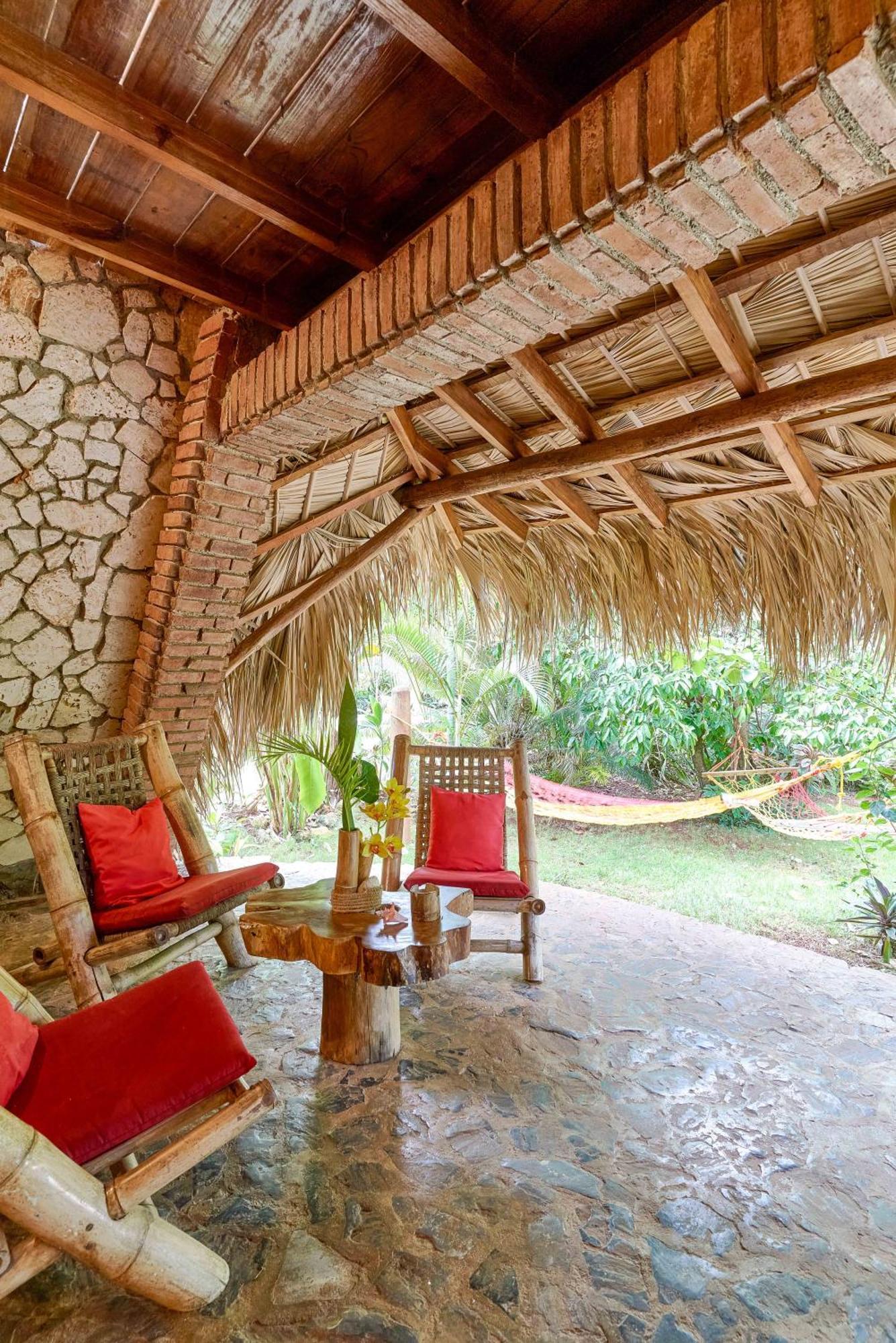 Chalet Tropical Hotel & Restaurant-Pizzeria Las Galeras Bagian luar foto