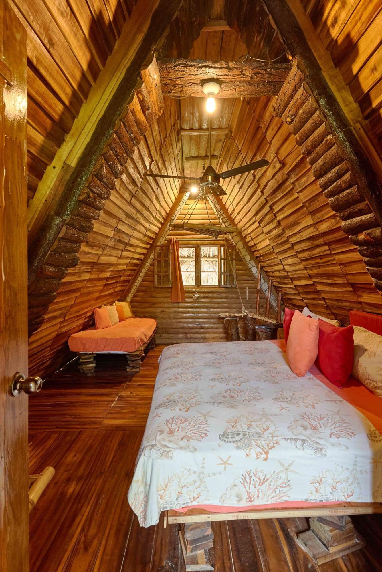 Chalet Tropical Hotel & Restaurant-Pizzeria Las Galeras Bagian luar foto