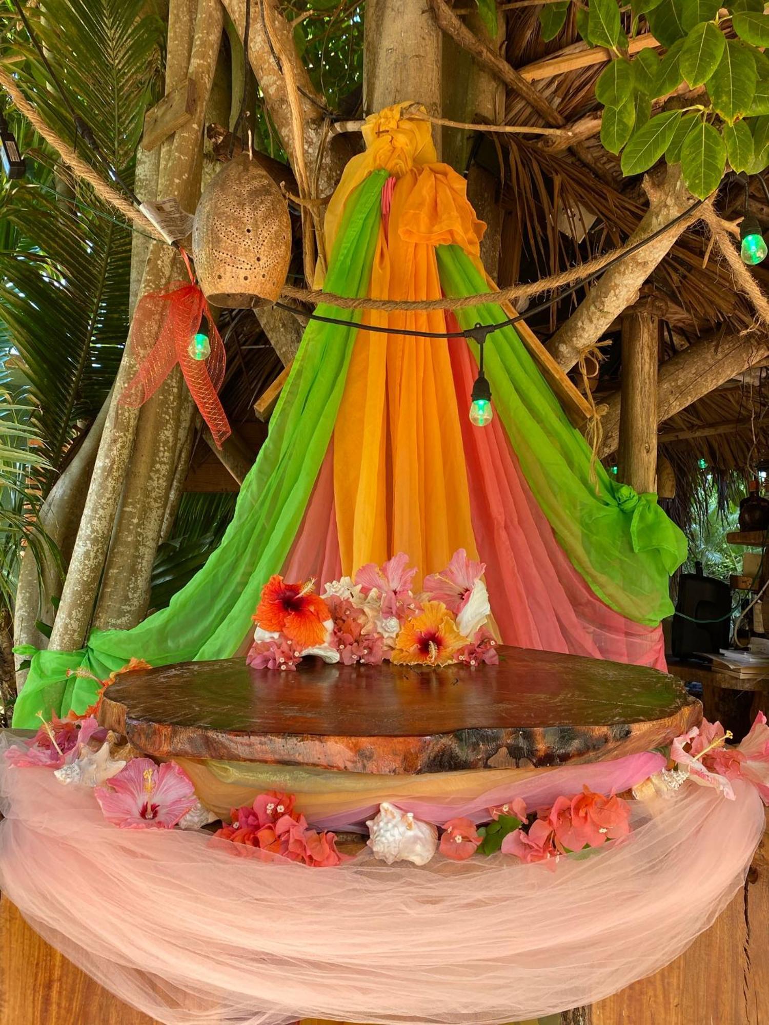 Chalet Tropical Hotel & Restaurant-Pizzeria Las Galeras Bagian luar foto