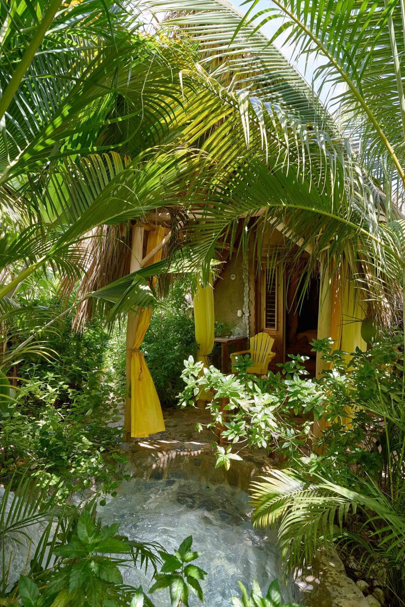 Chalet Tropical Hotel & Restaurant-Pizzeria Las Galeras Bagian luar foto