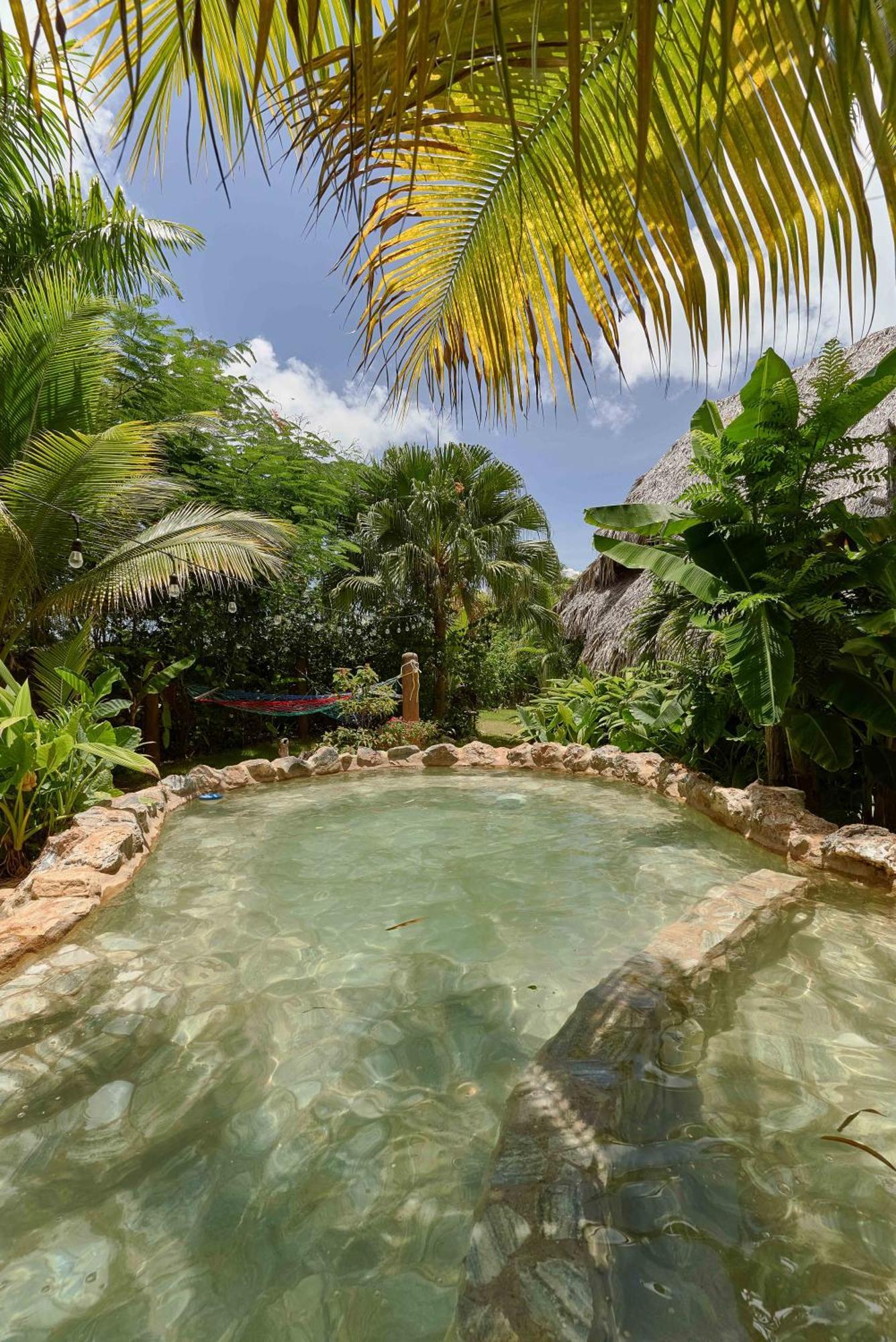 Chalet Tropical Hotel & Restaurant-Pizzeria Las Galeras Bagian luar foto