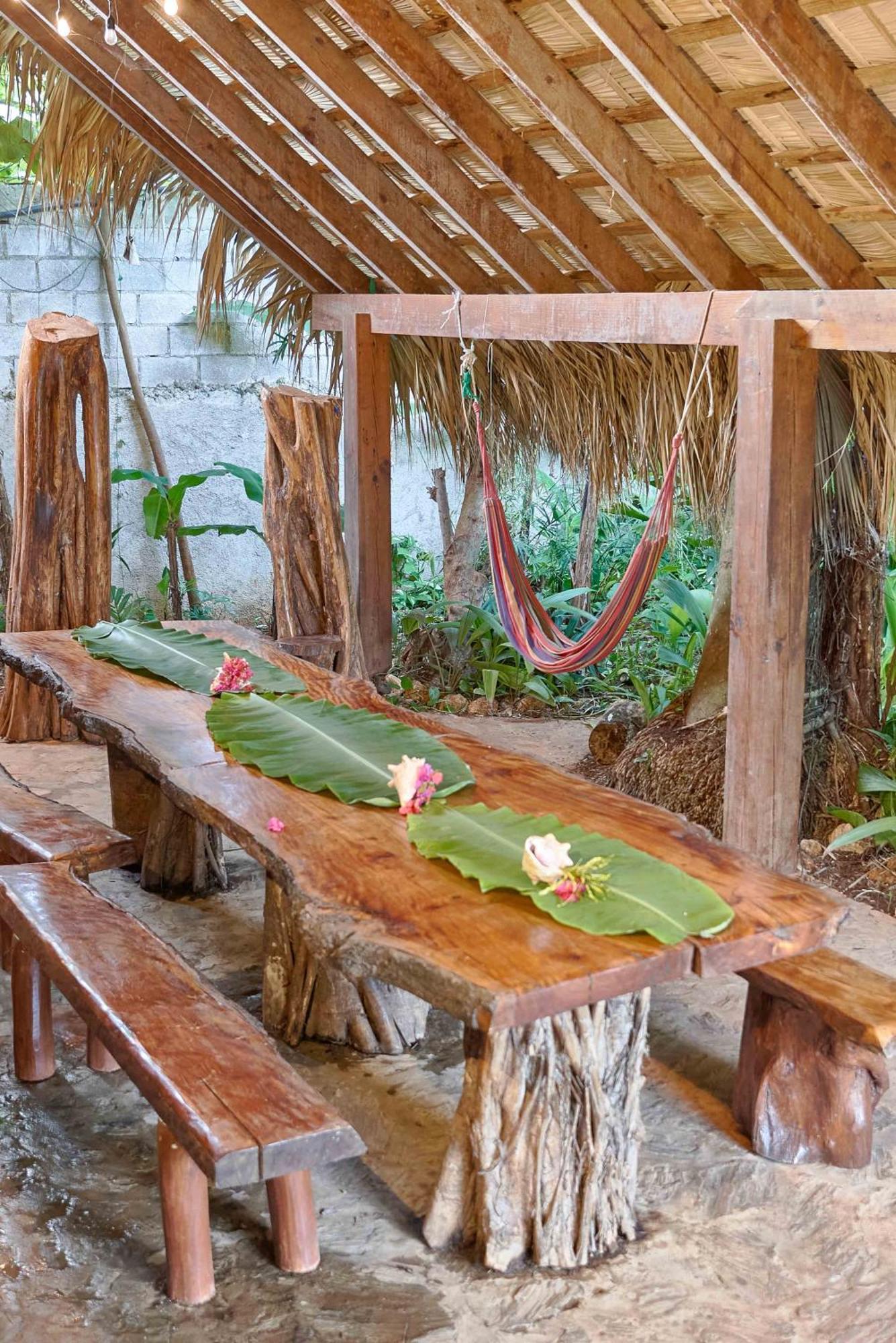 Chalet Tropical Hotel & Restaurant-Pizzeria Las Galeras Bagian luar foto