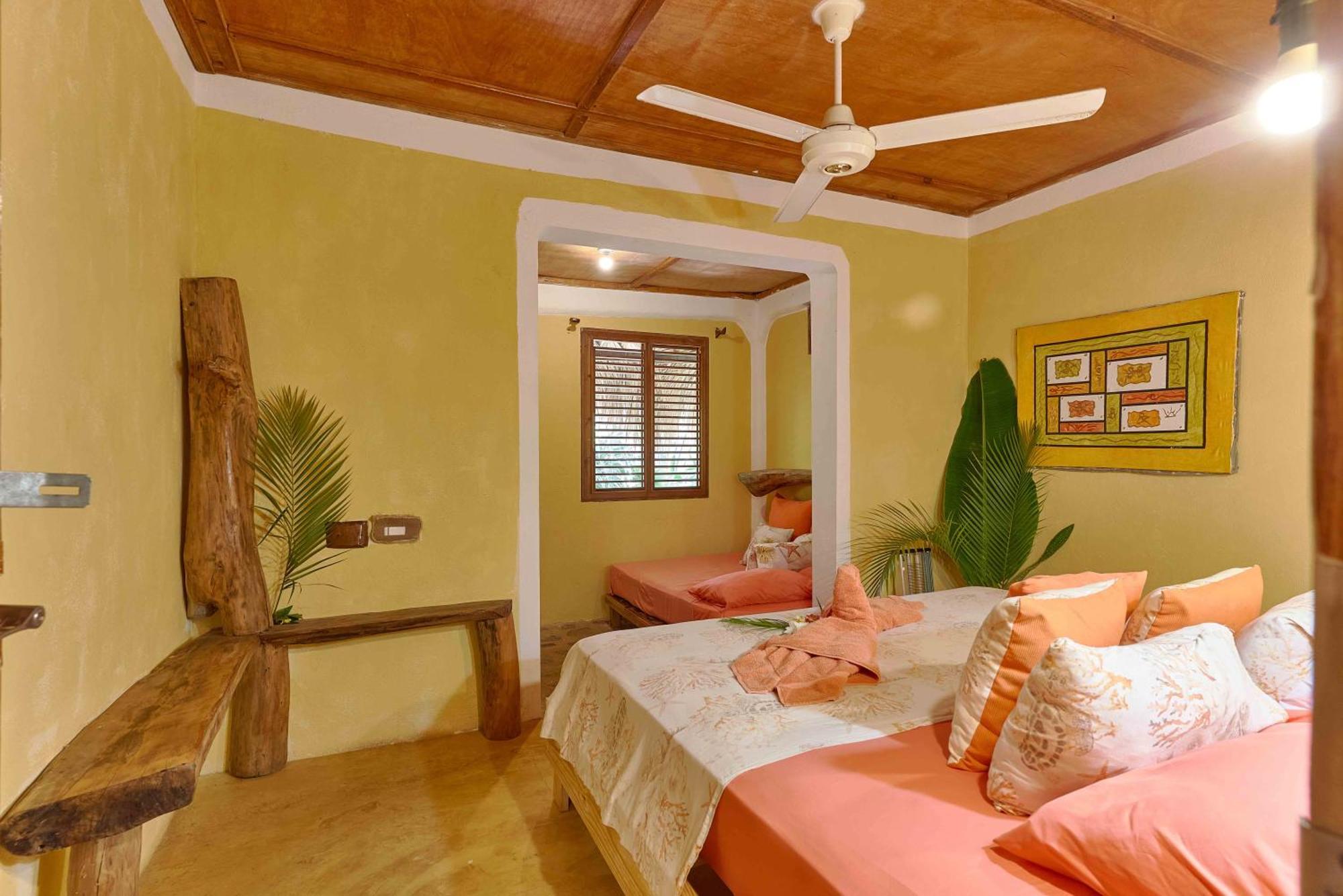 Chalet Tropical Hotel & Restaurant-Pizzeria Las Galeras Bagian luar foto