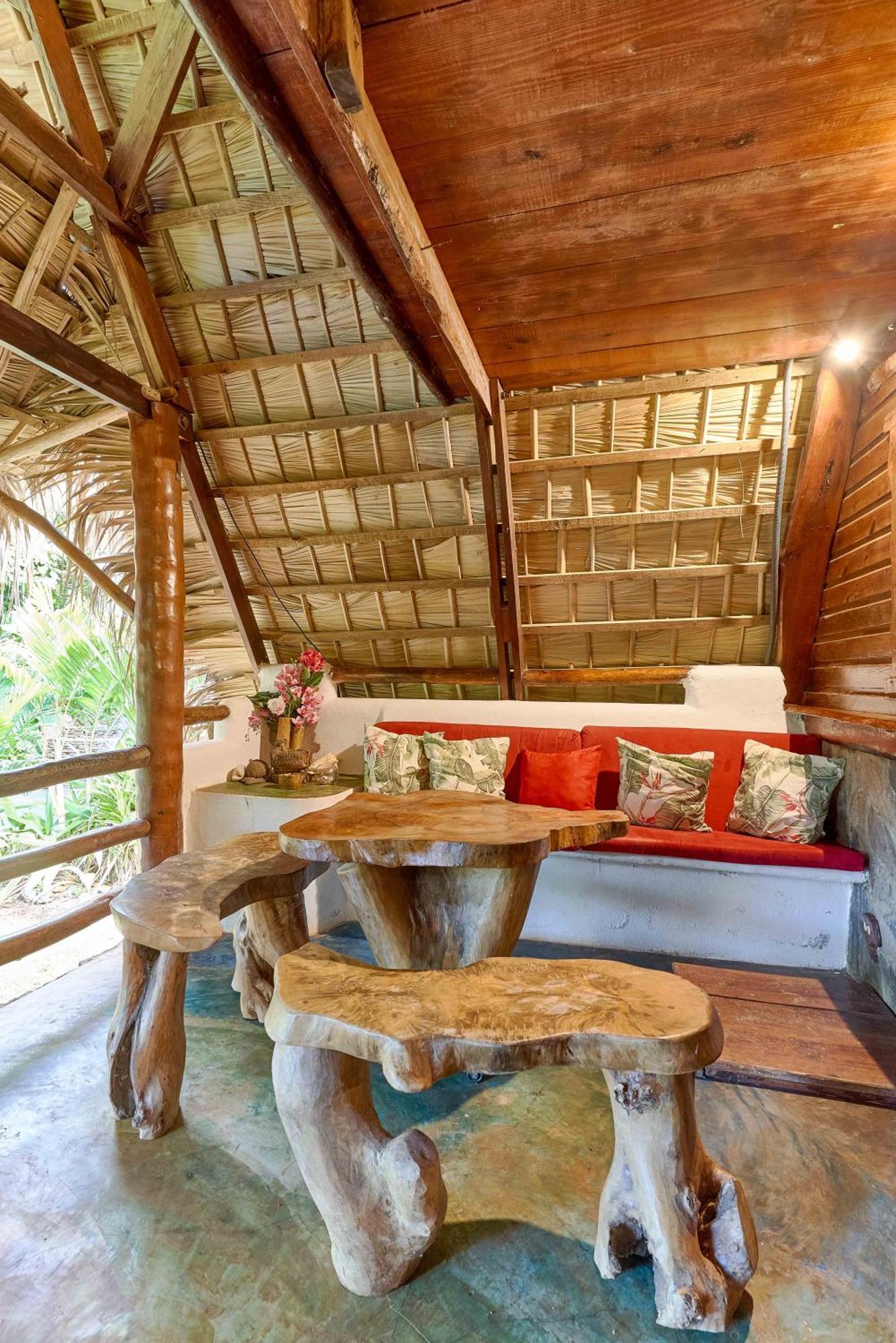 Chalet Tropical Hotel & Restaurant-Pizzeria Las Galeras Bagian luar foto